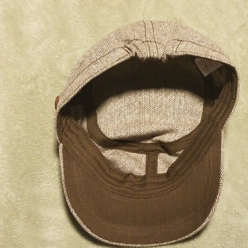 Cute hat - Picture 2 of 3